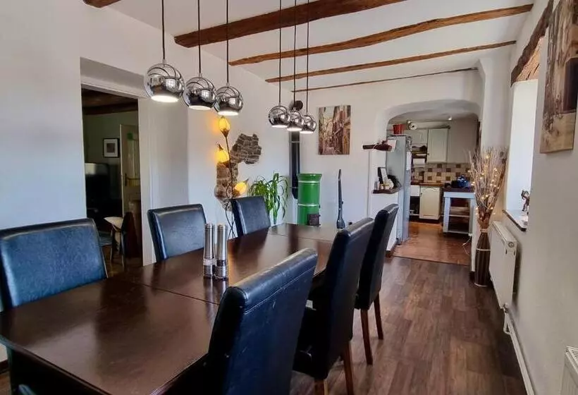 پانسیون Hisa Brdo Guesthouse