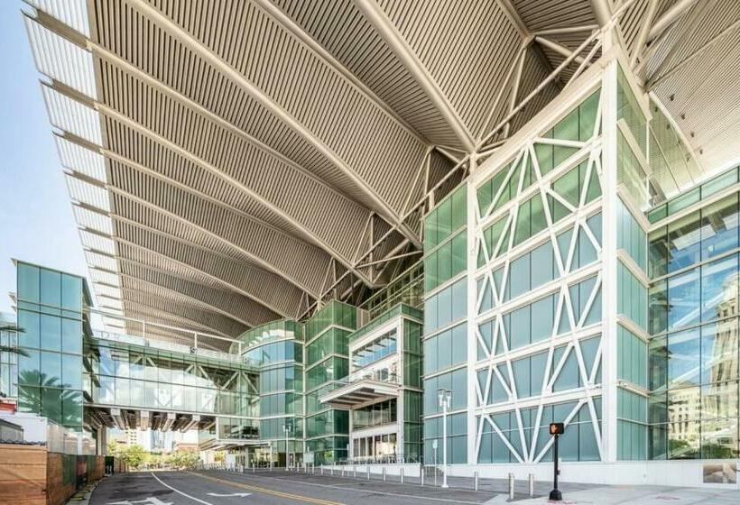 Business District Apartments By Barsala