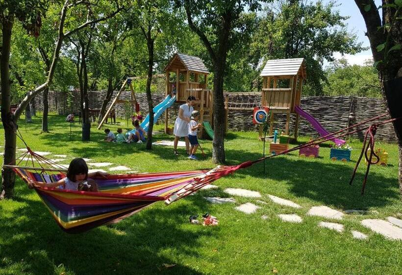 Joyard   Pensiune & Parc