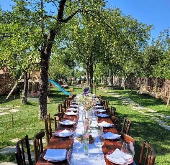 Joyard   Pensiune & Parc