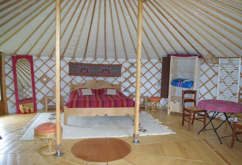 Bed and Breakfast Les Yourtes D Hôtes