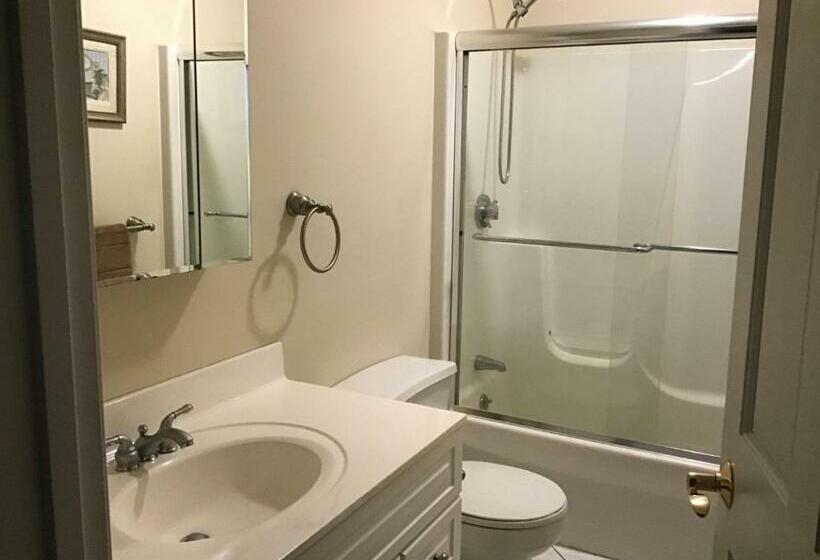 Nocleg ze śniadaniem Welcome Hikers, Bikers, Boaters N Trailers Etc Plenty Of Private Parking