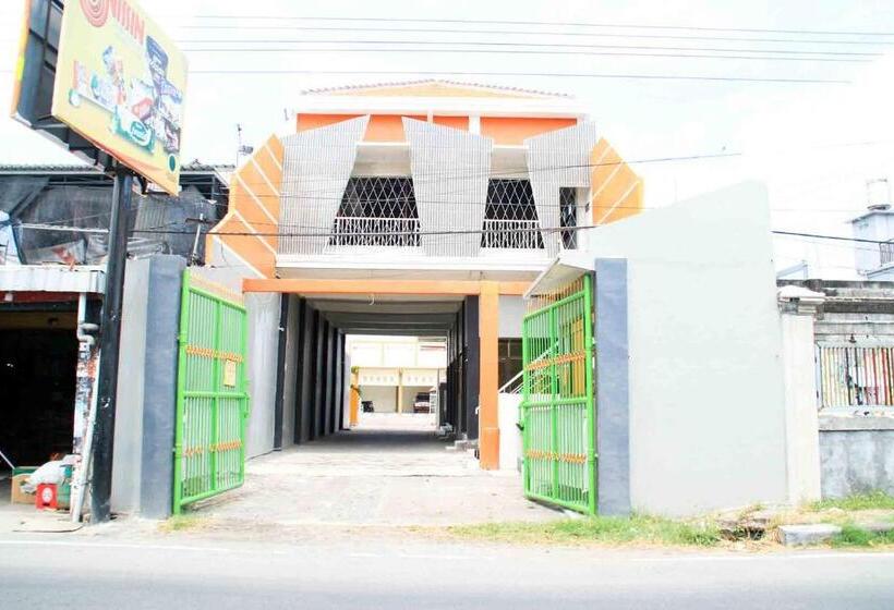 호텔 Puri Karomah Syariah Redpartner