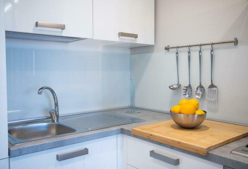 Pension (Hôtel basse catégorie) Altamothyca