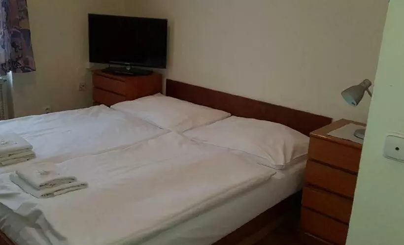 پانسیون The Z Accommodation