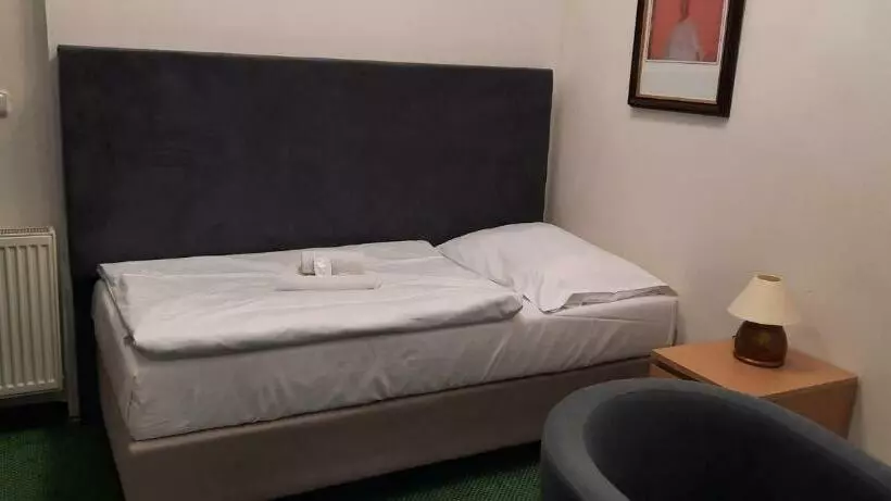 پانسیون The Z Accommodation