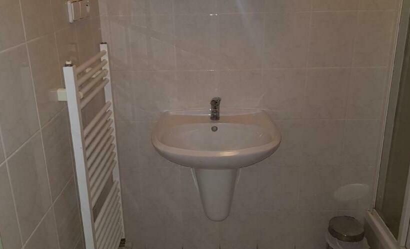 Panzió The Z Accommodation