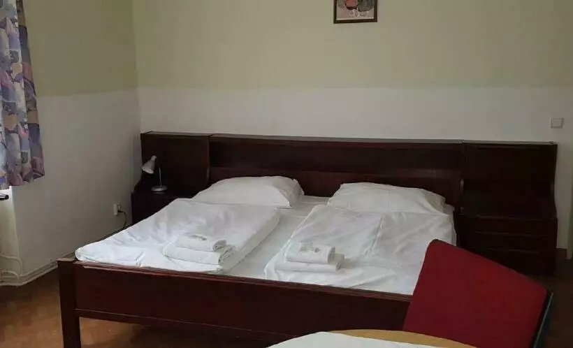 پانسیون The Z Accommodation