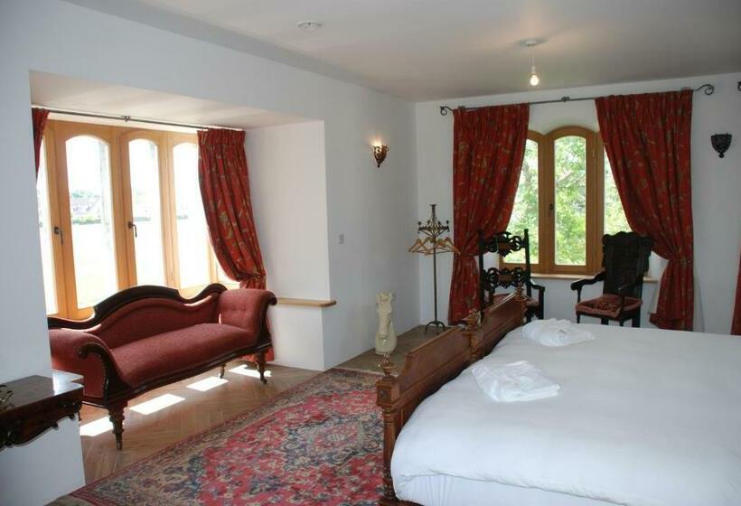 צימר Claregalway Castle