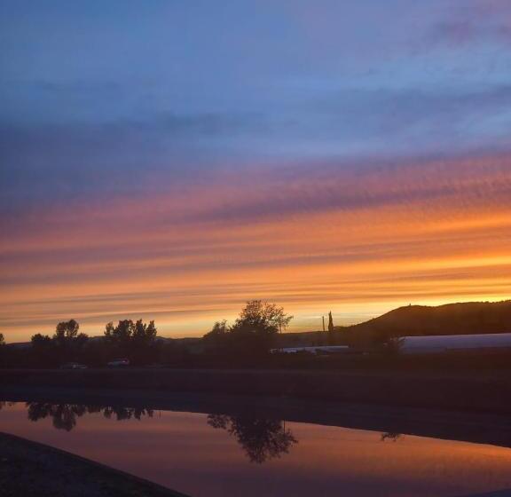 ベッドアンドブレックファースト Dacamaloya