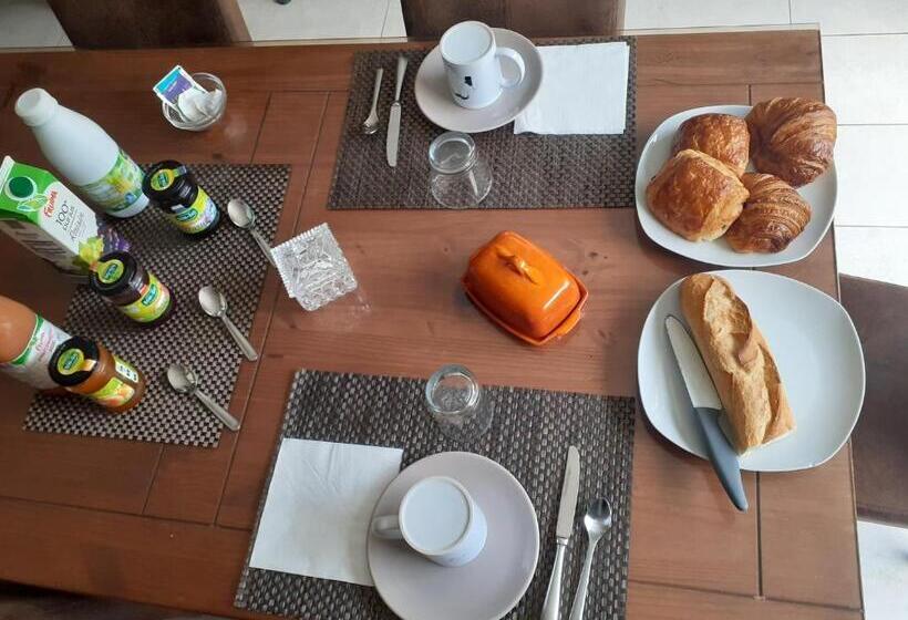 住宿加早餐  Dacamaloya