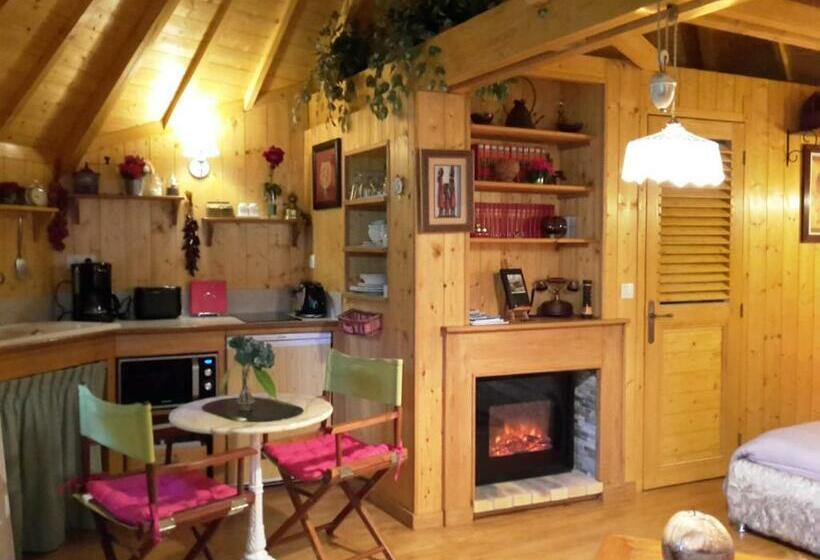 مبيت وإفطار La Cabane De Cécile La Hutte