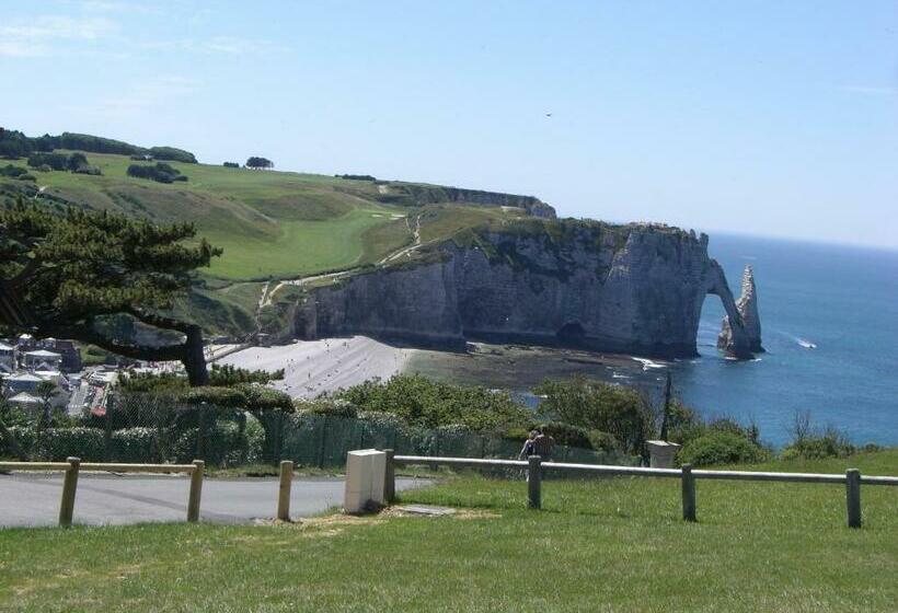 مبيت وإفطار La Cabane De Cécile La Hutte