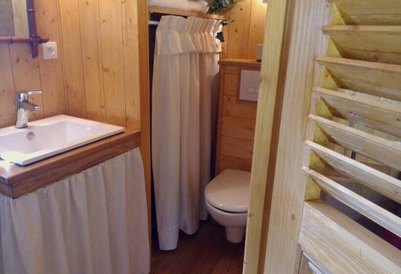 مبيت وإفطار La Cabane De Cécile La Hutte