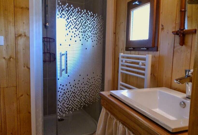 مبيت وإفطار La Cabane De Cécile La Hutte