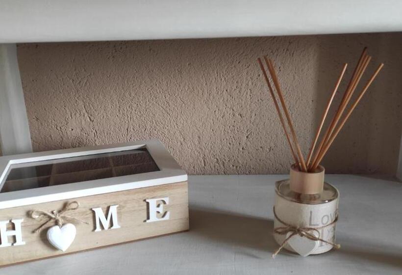 مبيت وإفطار La Terra Buona Guest House