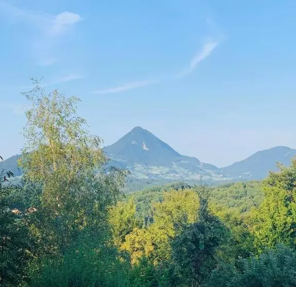 تختخواب و صبحانه Ti