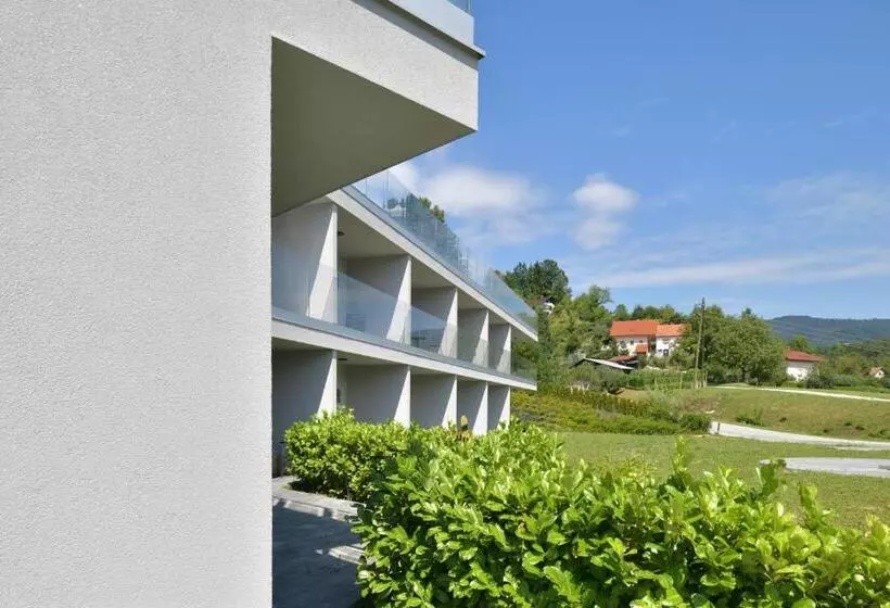 تختخواب و صبحانه Ti