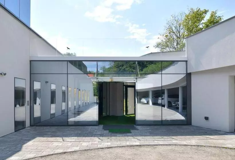 تختخواب و صبحانه Ti