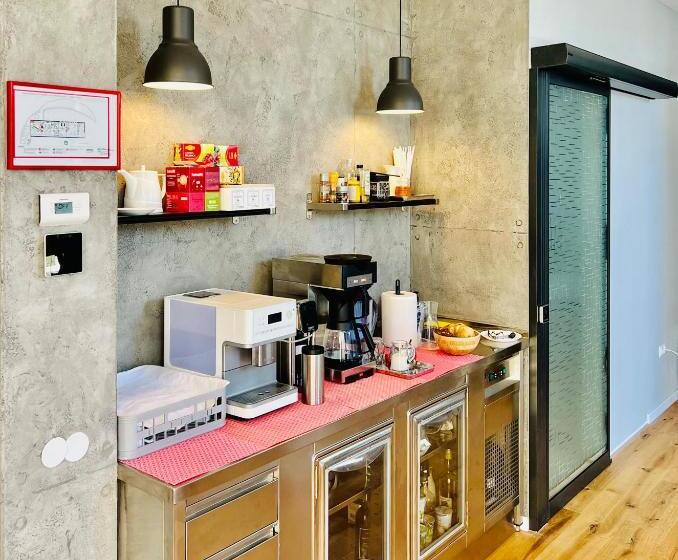 تختخواب و صبحانه Ti