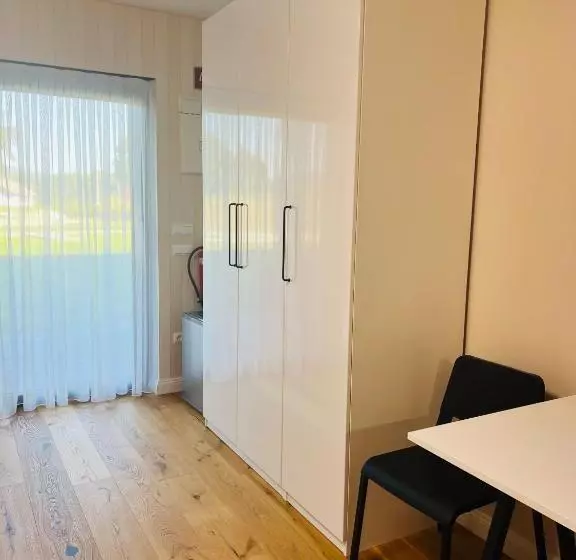 تختخواب و صبحانه Ti