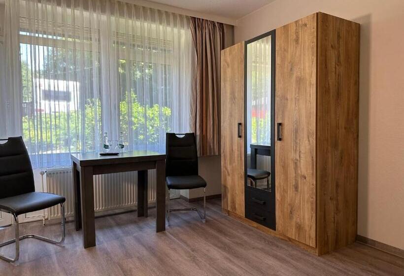 Gästehaus Lietzow & Störtebeker Camp