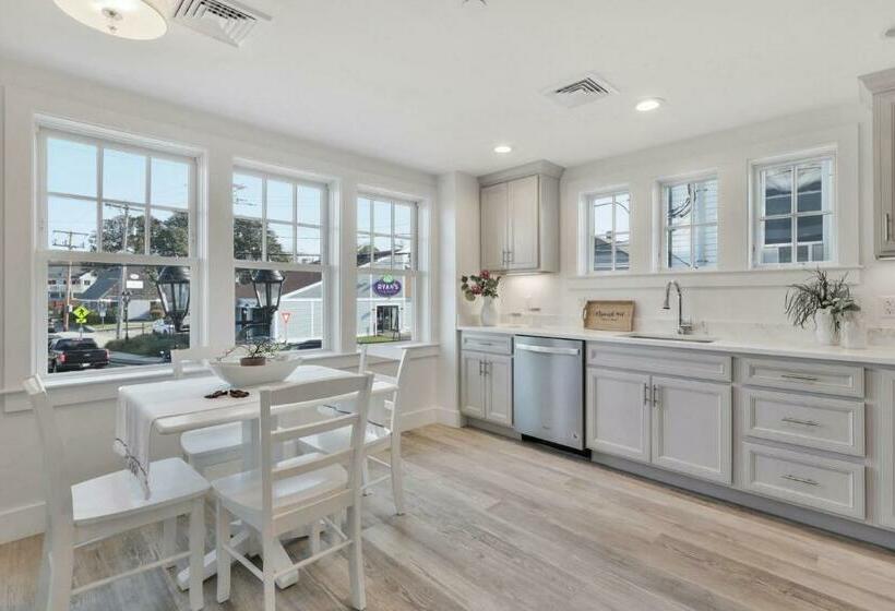 Harbourtown Suites On Plymouth Harbor