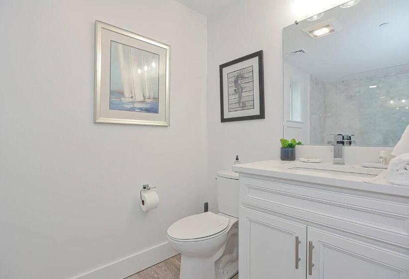 Harbourtown Suites On Plymouth Harbor