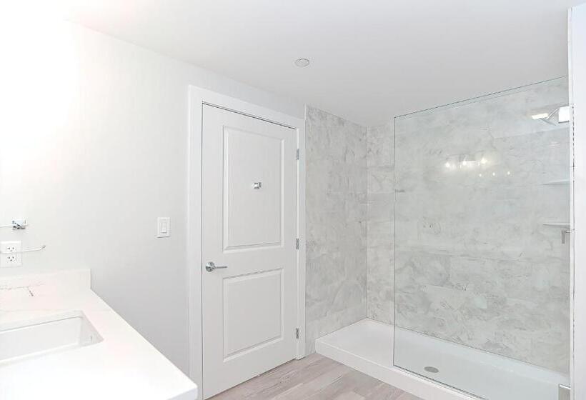 Harbourtown Suites On Plymouth Harbor