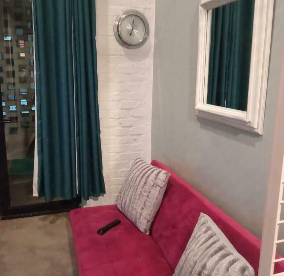 호텔 Maboneng City Building Free Wifi And Swimming Pool