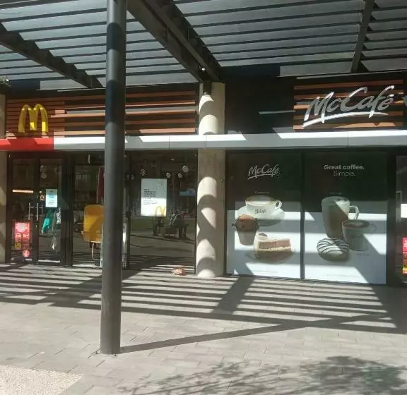 ホテル Maboneng City Building Free Wifi And Swimming Pool