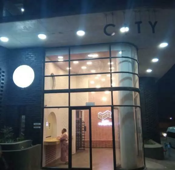 ホテル Maboneng City Building Free Wifi And Swimming Pool