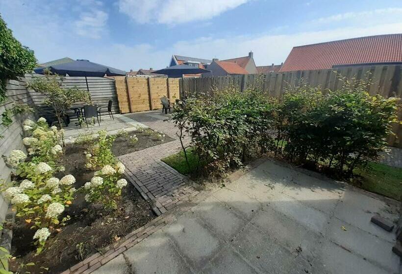 פנסיון Huize De Koeie