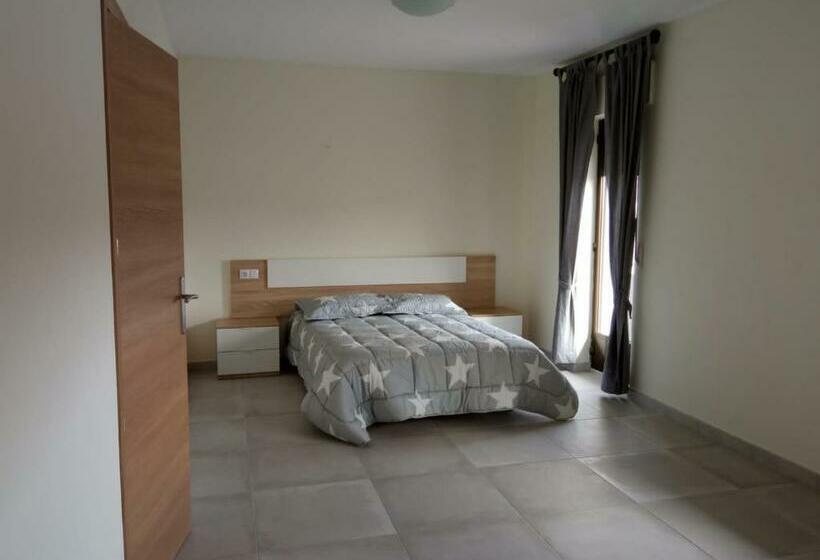 پانسیون La Villa Hostal