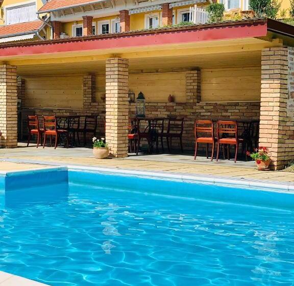 펜션 Lilium Villa Hévíz