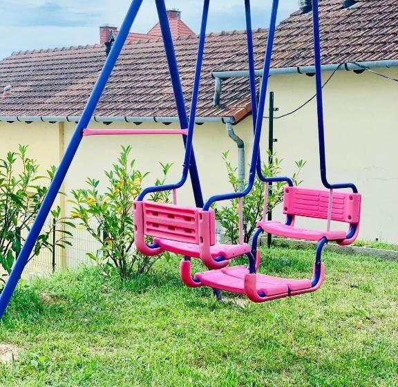 펜션 Lilium Villa Hévíz