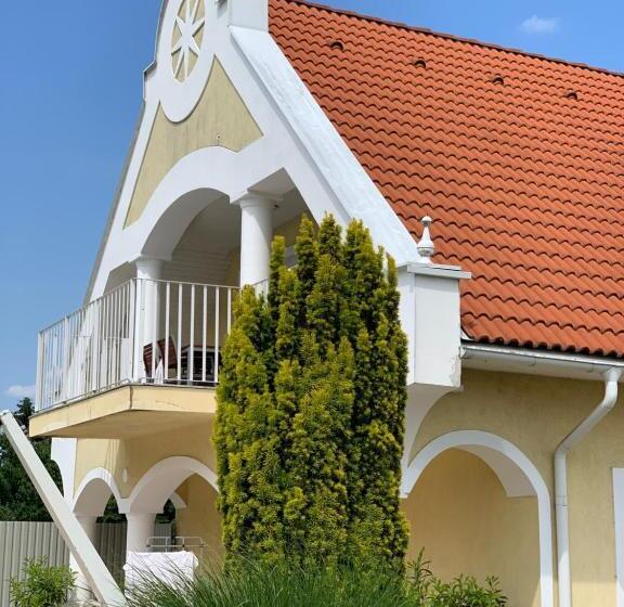 펜션 Lilium Villa Hévíz