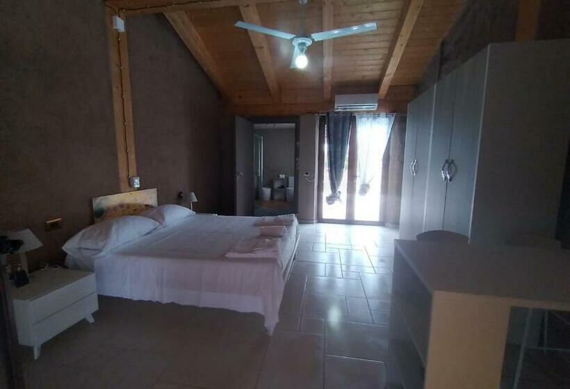 بنسيون La Casa Di Paglia