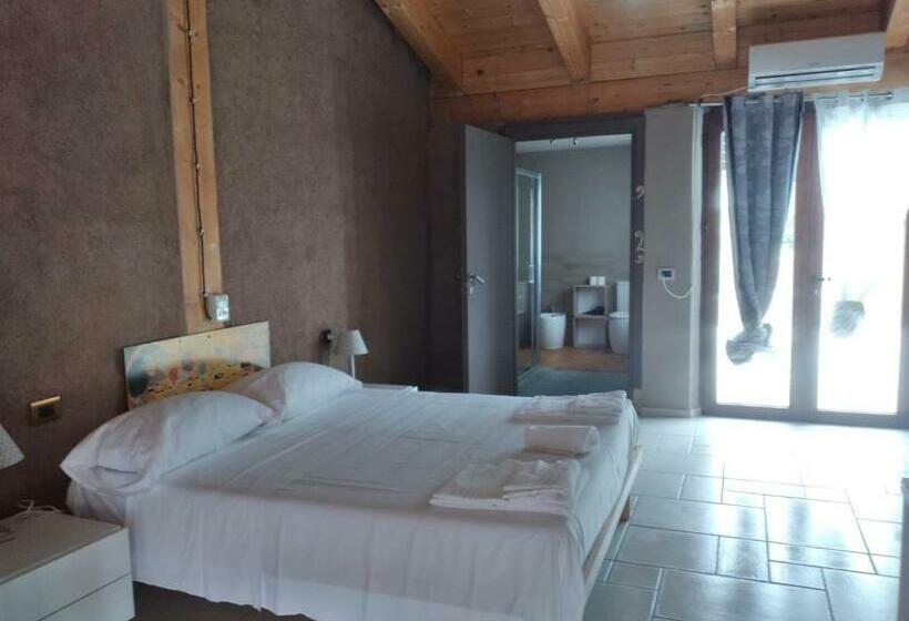 بنسيون La Casa Di Paglia