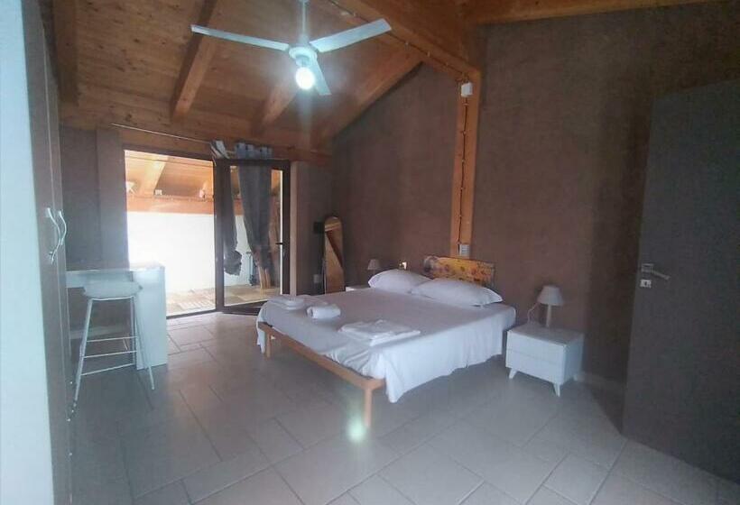 بنسيون La Casa Di Paglia