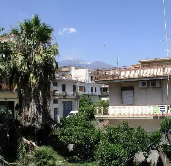 مبيت وإفطار A Casa Olimpia Giarre Tra Taormina, Etna E Catania