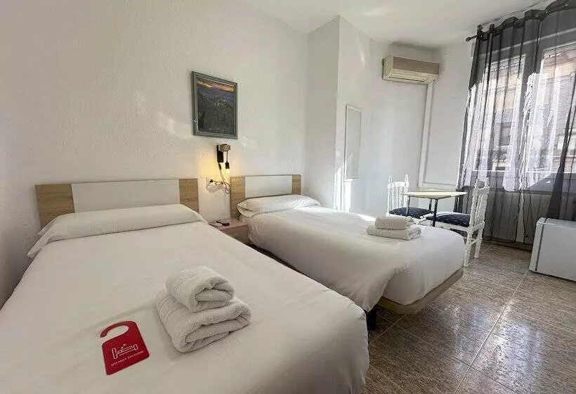 Hôtel (catégorie 1/2 *) Pensión Recogidas