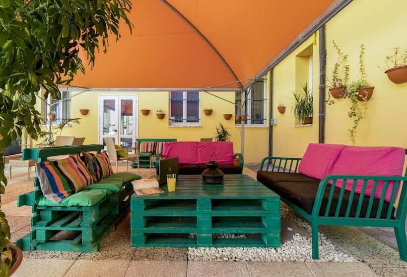 Hôtel (catégorie 1/2 *) Ostello San Filippo Neri