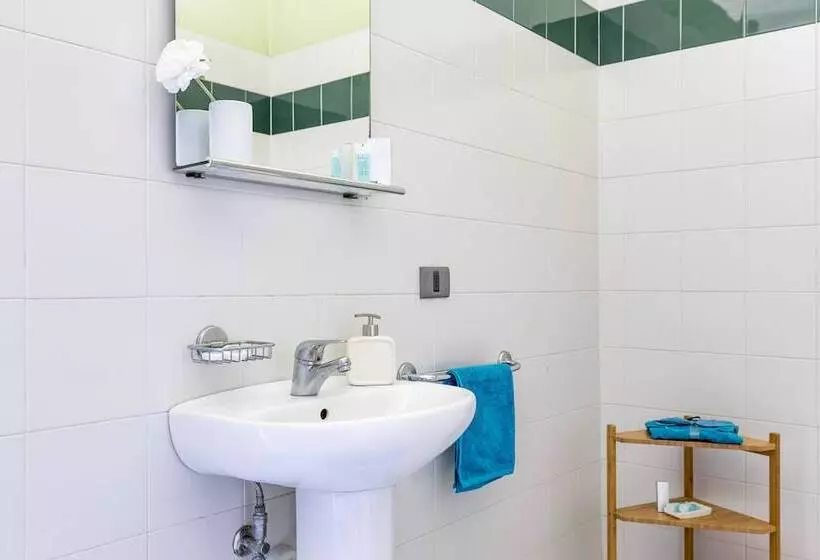 مسافرخانه Ostello San Filippo Neri