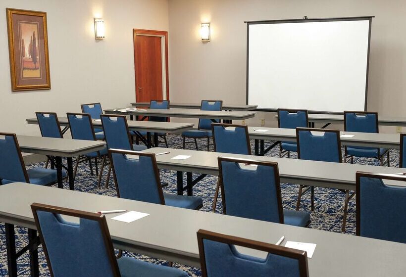 בית מלון כפרי Best Western Plus Mid Nebraska Inn & Suites