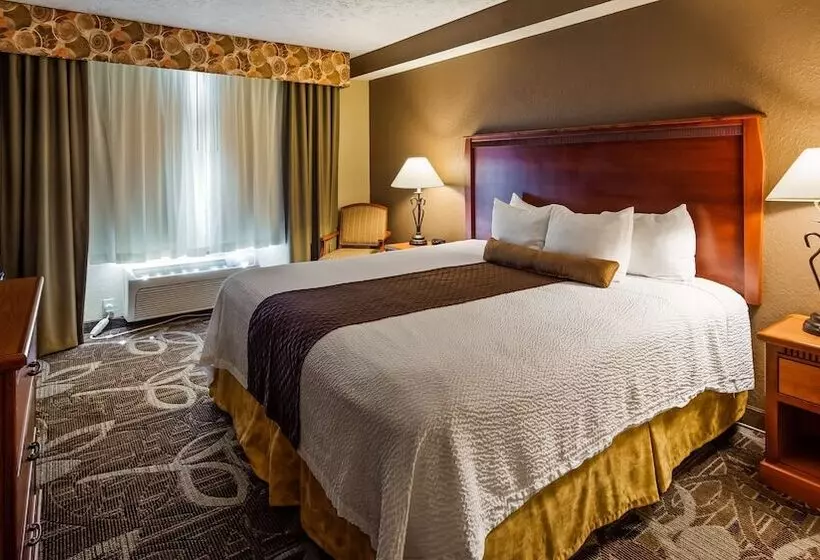 Отель Best Western Plus Mid Nebraska Inn & Suites