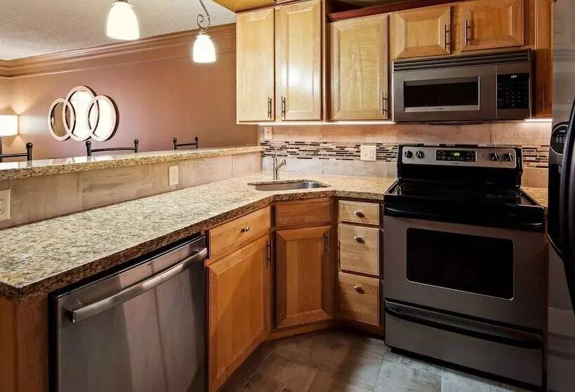 Отель Best Western Plus Mid Nebraska Inn & Suites