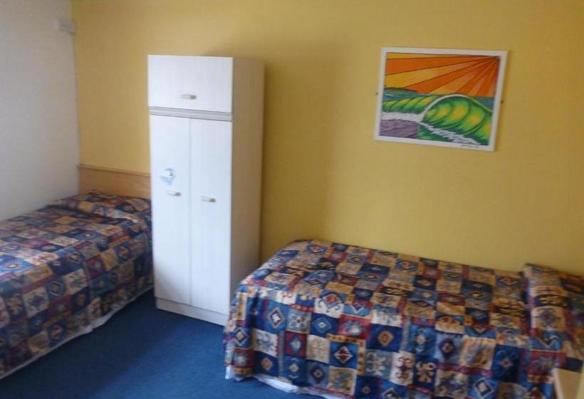 בית מלון כפרי Bundoran Surf Lodge Hostel
