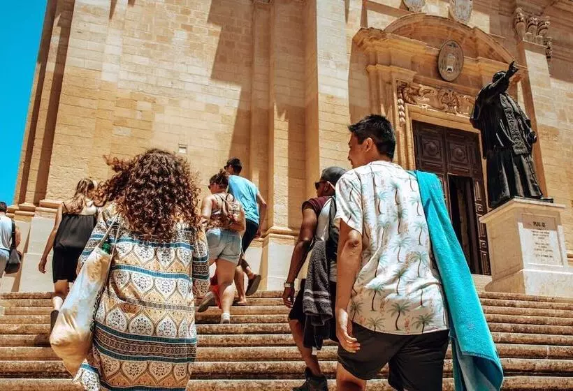 هتل Hostel Malti Budget