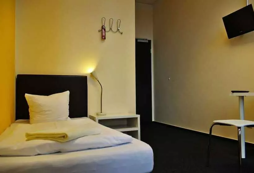 هتل Industriepalast Berlin